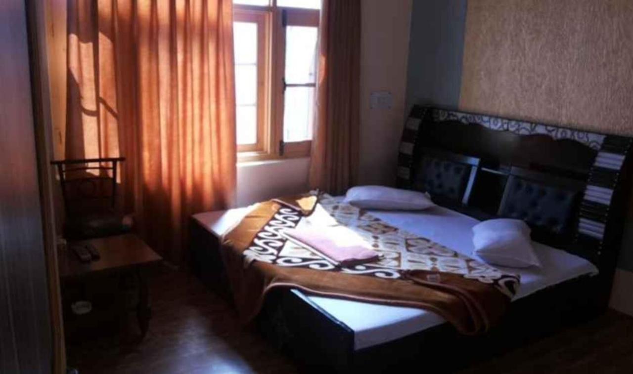 Srīnagar Hotel Grand City Heart מראה חיצוני תמונה
