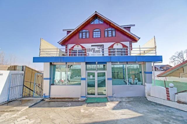 Srīnagar Hotel Grand City Heart מראה חיצוני תמונה